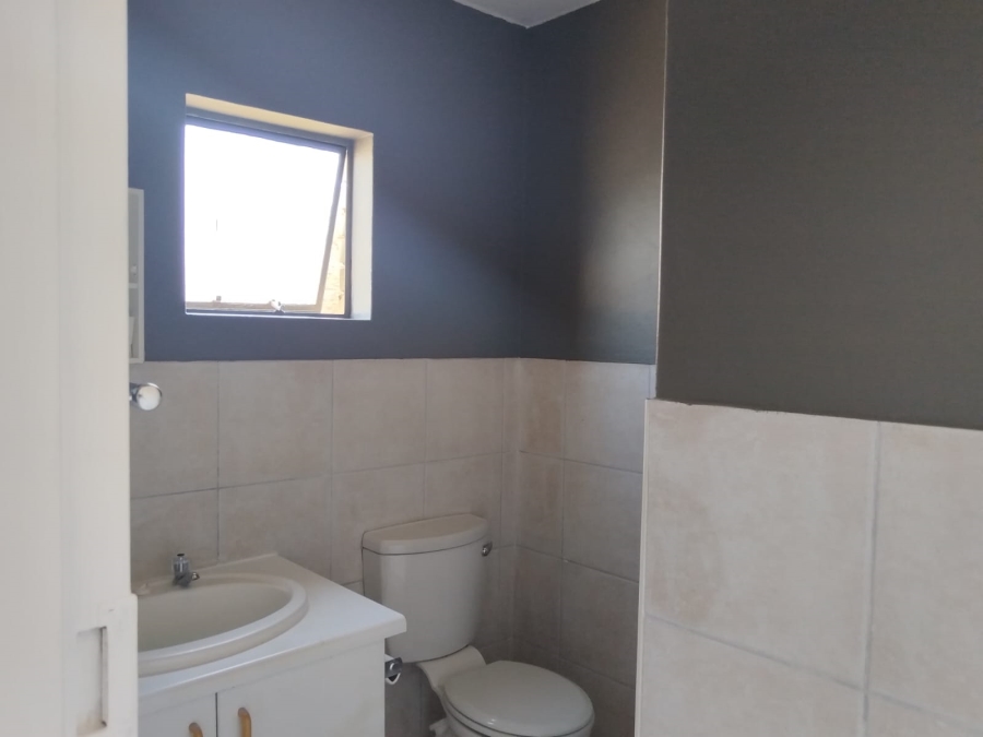 0 Bedroom Property for Sale in Kannoniers Park North West